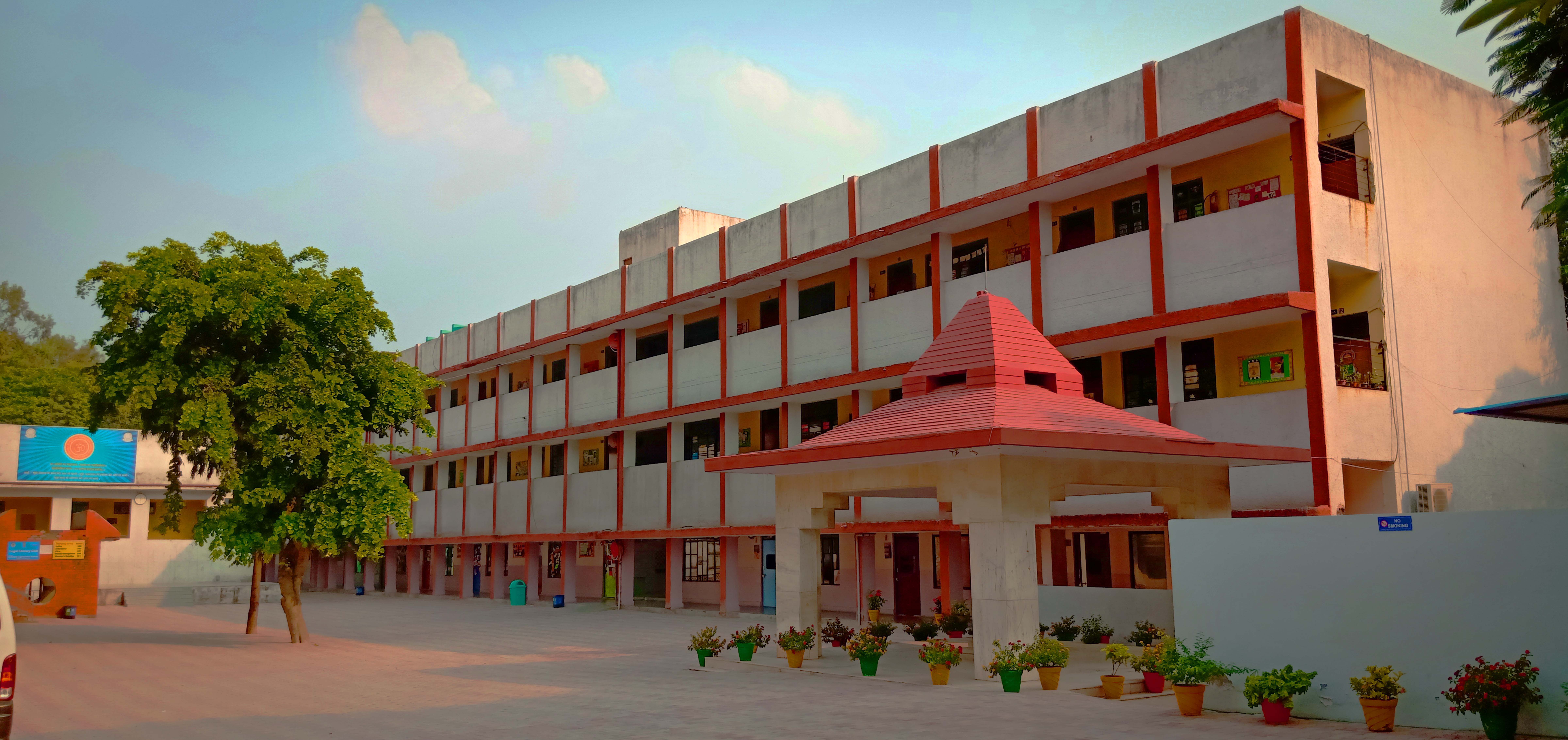 JL DAV PUBLIC SCHOOL ,J BLOCK PASCHIM VIHAR